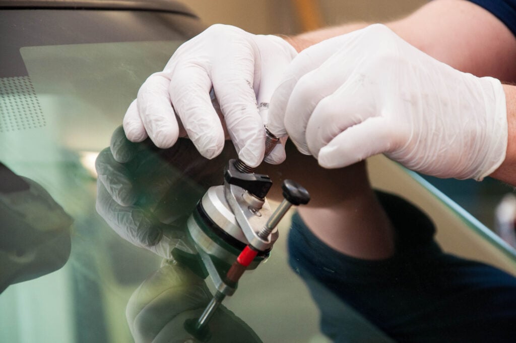 glass,chip,repair